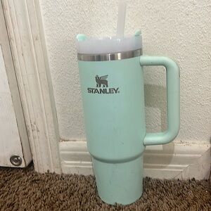 (USED 10-11 TIMES) mint green 30oz/887ml manufactured in 2024 Stanley cup